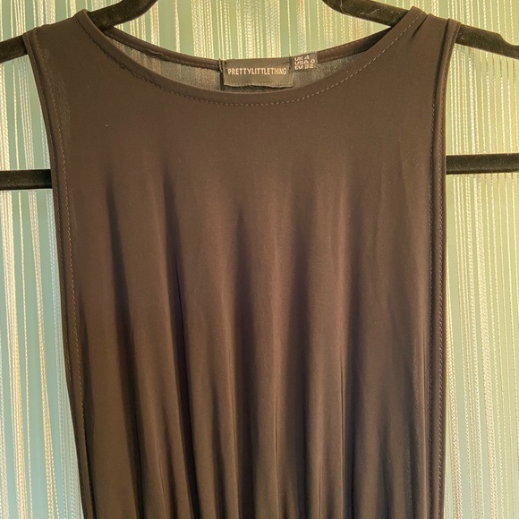 Pretty Little Thing Black Maxi Cut Out High Slit Gold Medallion Dress NWT Size 0 - Picture 4 of 16